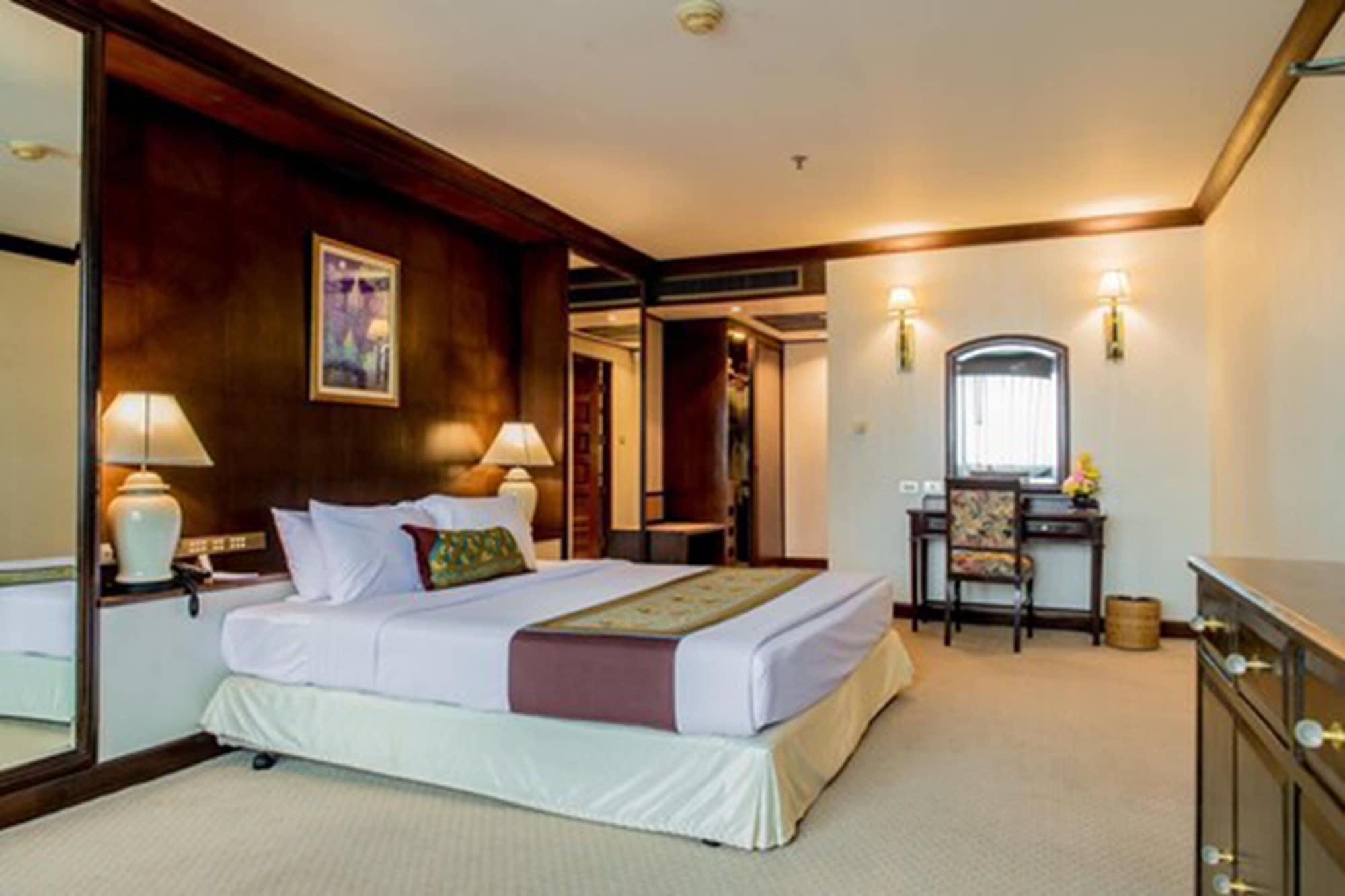 The Twin Lotus Hotel Nakhon Si Thammarat Buitenkant foto