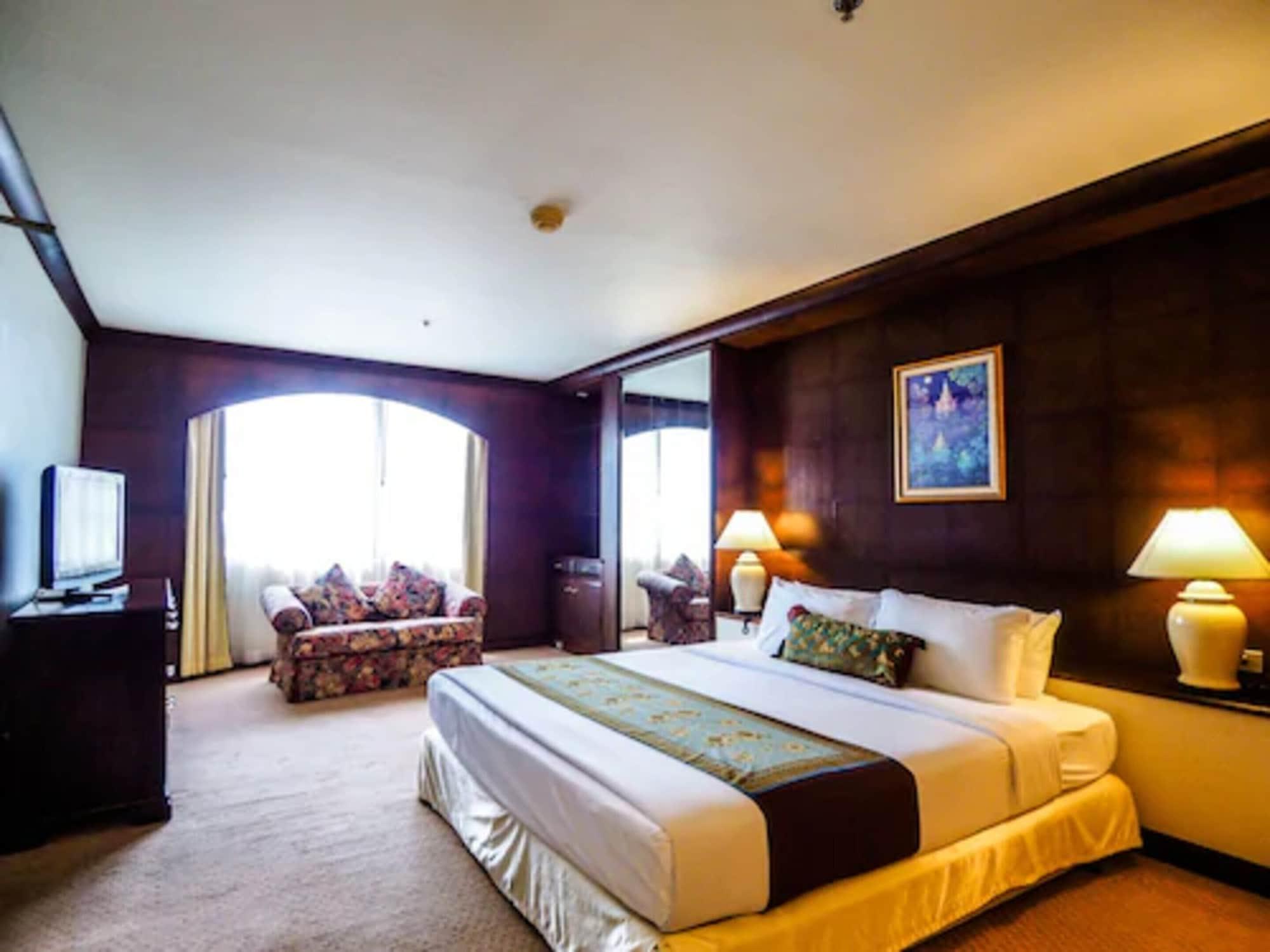 The Twin Lotus Hotel Nakhon Si Thammarat Buitenkant foto