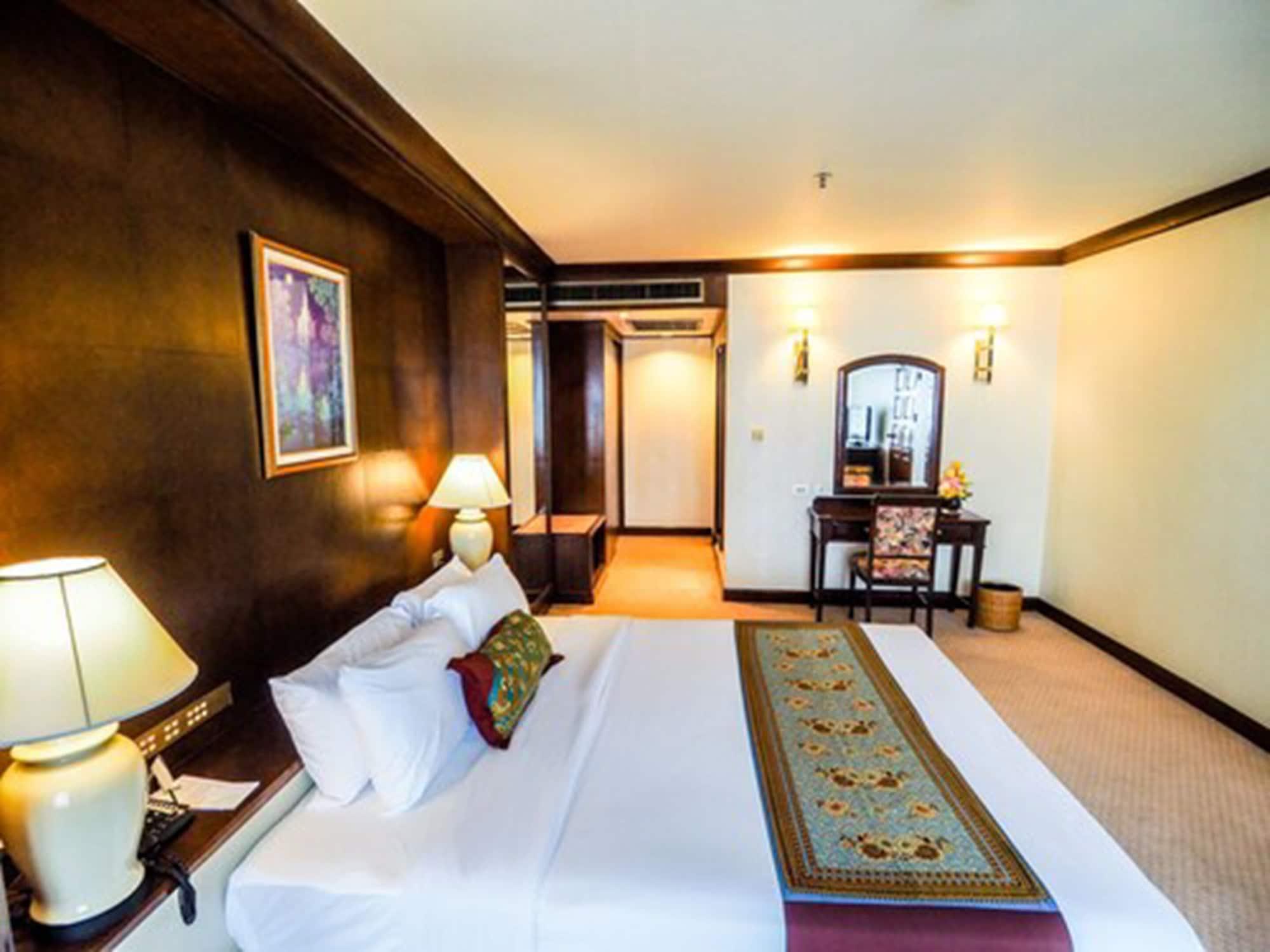 The Twin Lotus Hotel Nakhon Si Thammarat Buitenkant foto